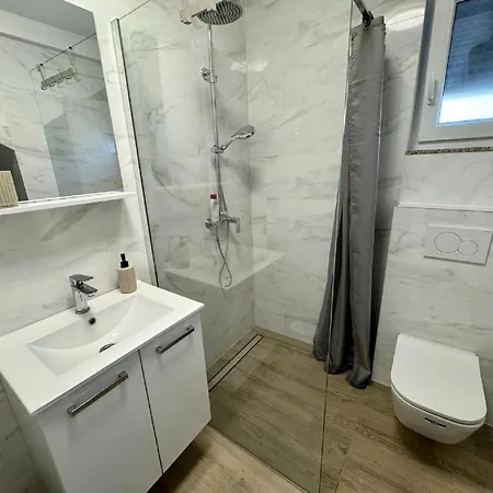 Modern With Swimming Pool And Roof Terrace * Crikvenica